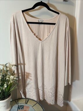Eyeshadows Light cream V-Neck Tunic with Laser-Cut Hem soft brushed suede feel